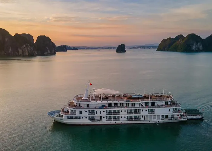 Paradise Elegance Cruise