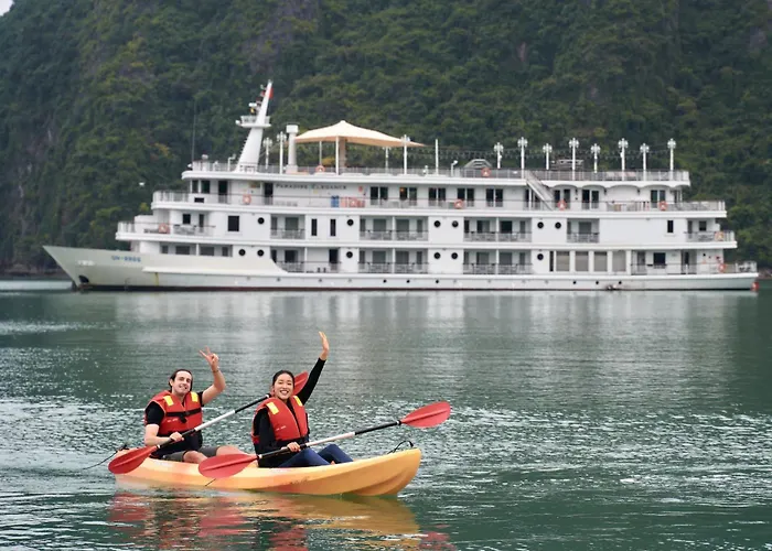 Paradise Elegance Cruise 5* Hạ Long