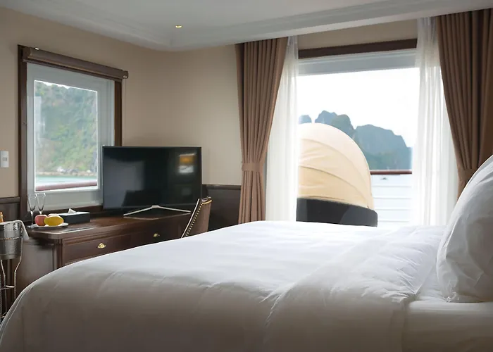 Paradise Elegance Cruise  Hạ Long