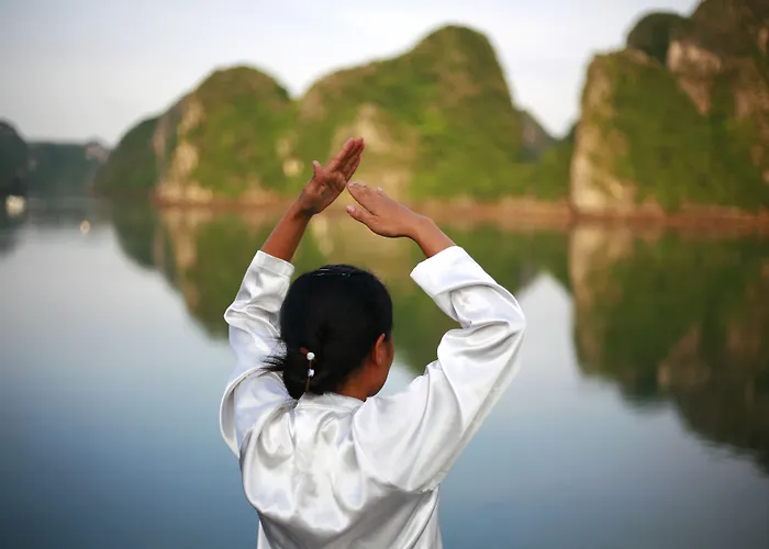 Paradise Elegance Cruise Hạ Long