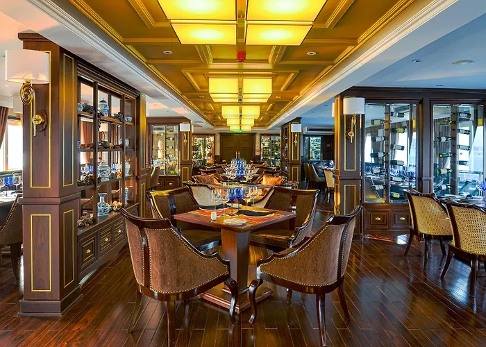 Paradise Elegance Cruise 5* Hạ Long