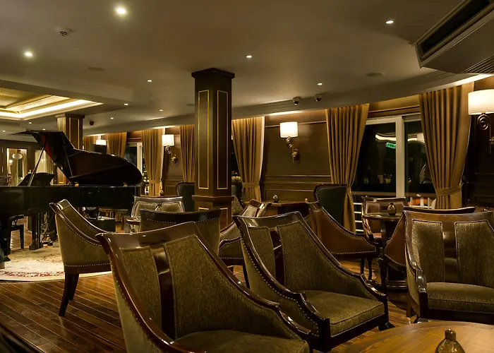 Paradise Elegance Cruise 