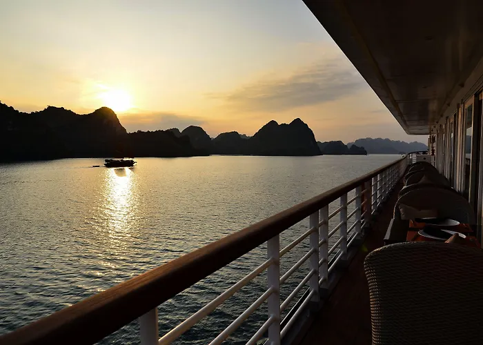 Paradise Elegance Cruise Hạ Long