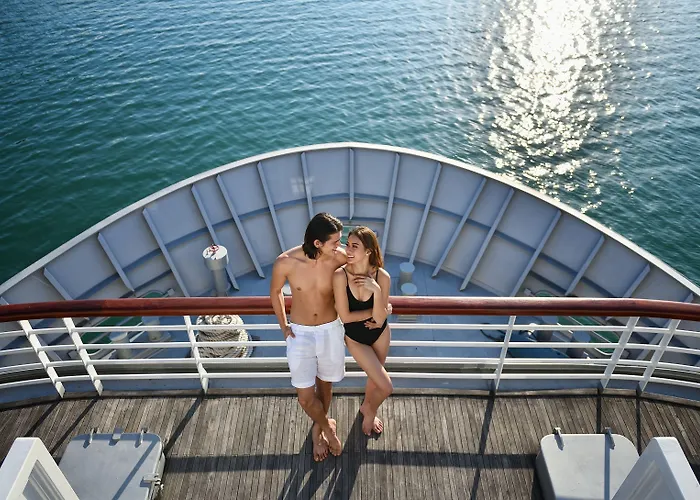 Paradise Elegance Cruise  Hạ Long