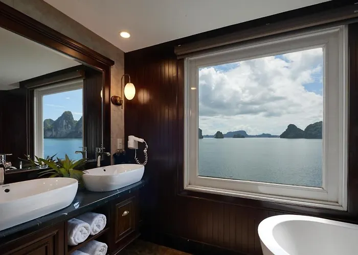 Paradise Elegance Cruise